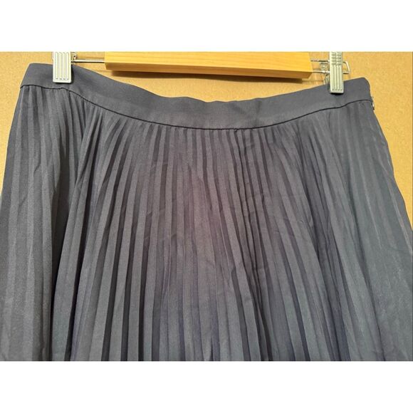 Tory Burch Pleated Skirt - Picture 2 of 4